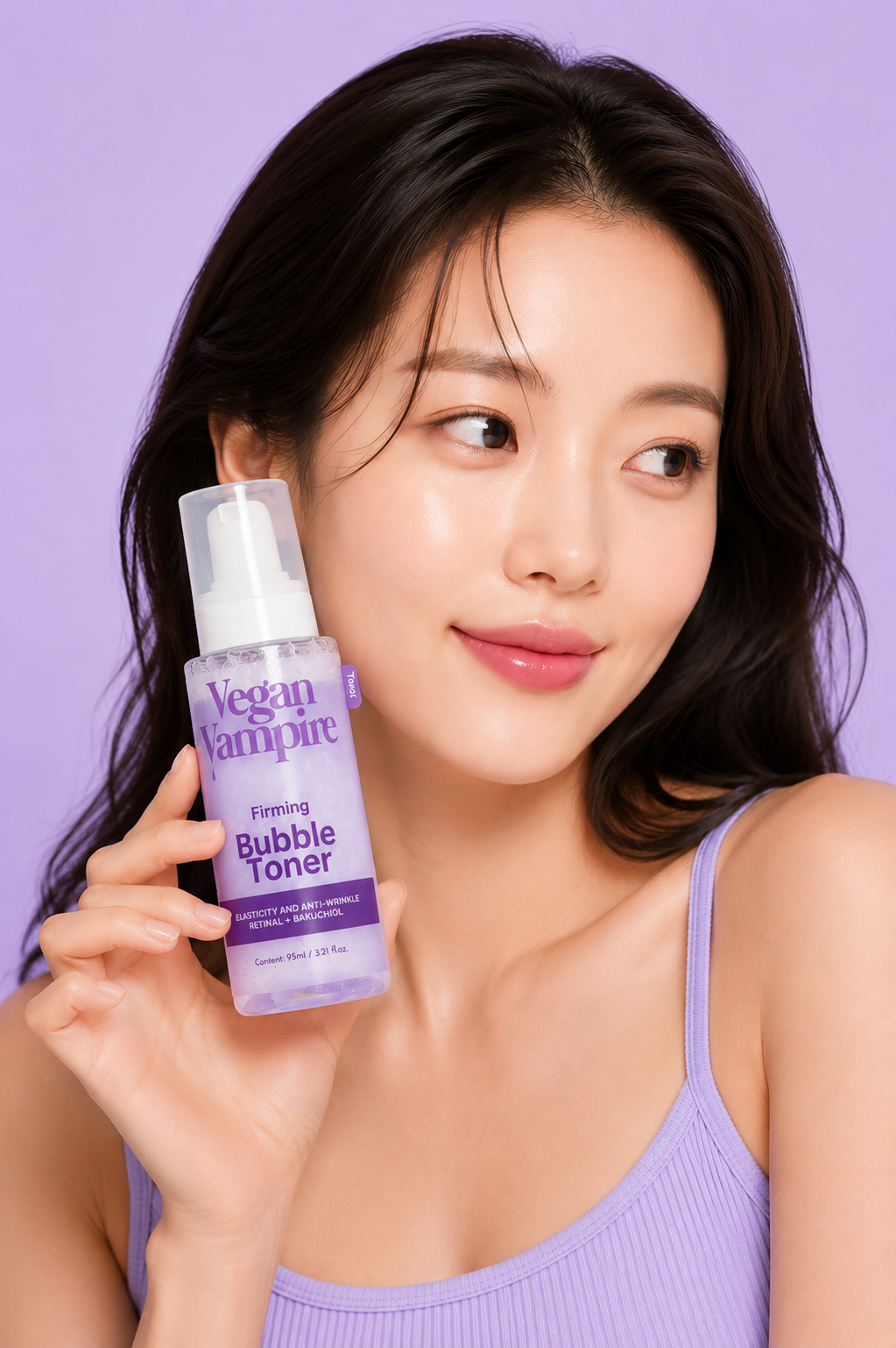 Modelo con el Firming Bubble Toner de Vegan Vampire